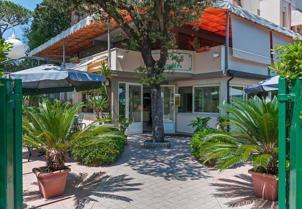 Hotel Le Ginestre Lido di Camaiore Exterior photo