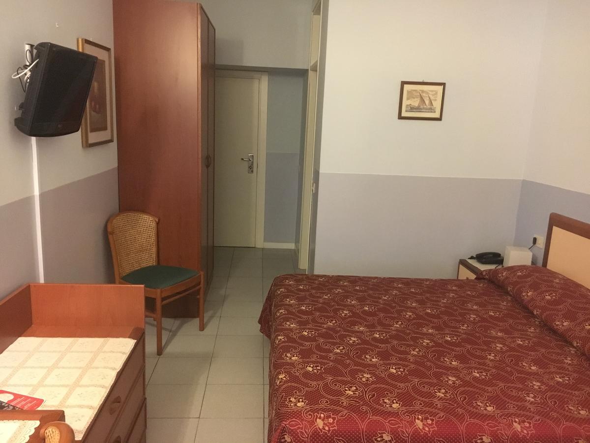 Hotel Le Ginestre Lido di Camaiore Exterior photo