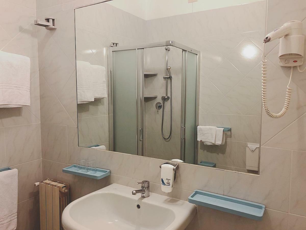 Hotel Le Ginestre Lido di Camaiore Exterior photo