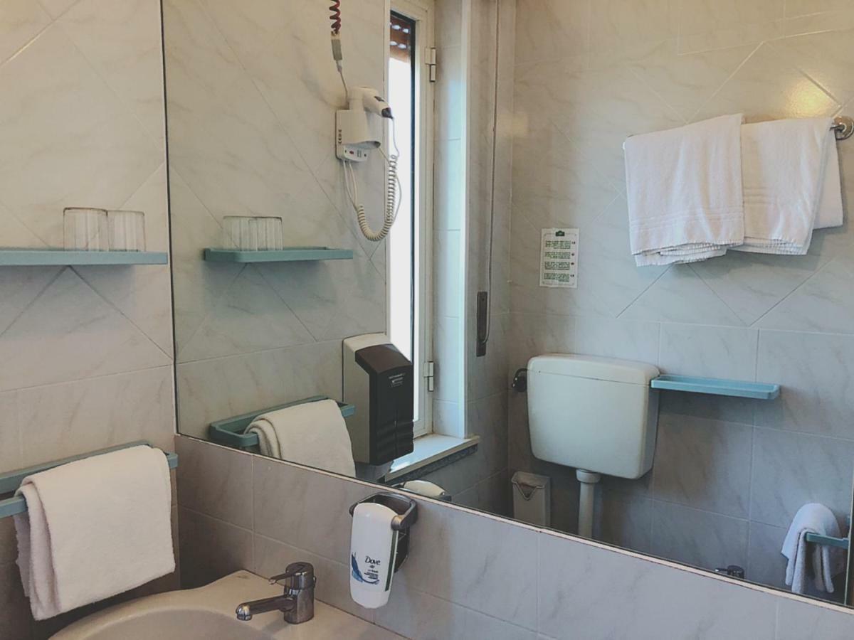 Hotel Le Ginestre Lido di Camaiore Exterior photo